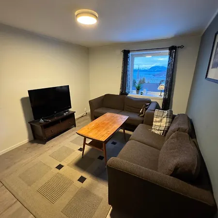 Med Sjoutsikt Sentralt I Apartment *