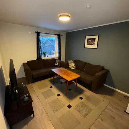 Apartment Med Sjoutsikt Sentralt I Harstad