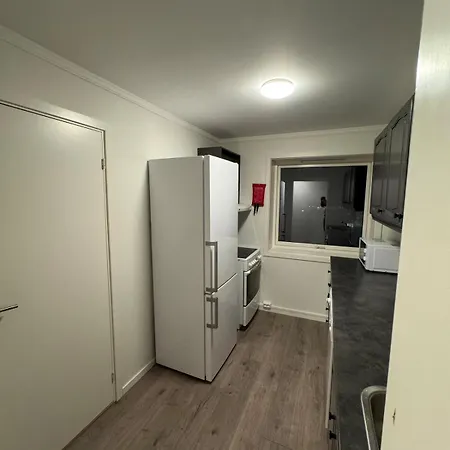 Apartment Med Sjoutsikt Sentralt I Harstad