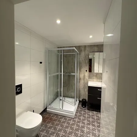 Apartment Med Sjoutsikt Sentralt I